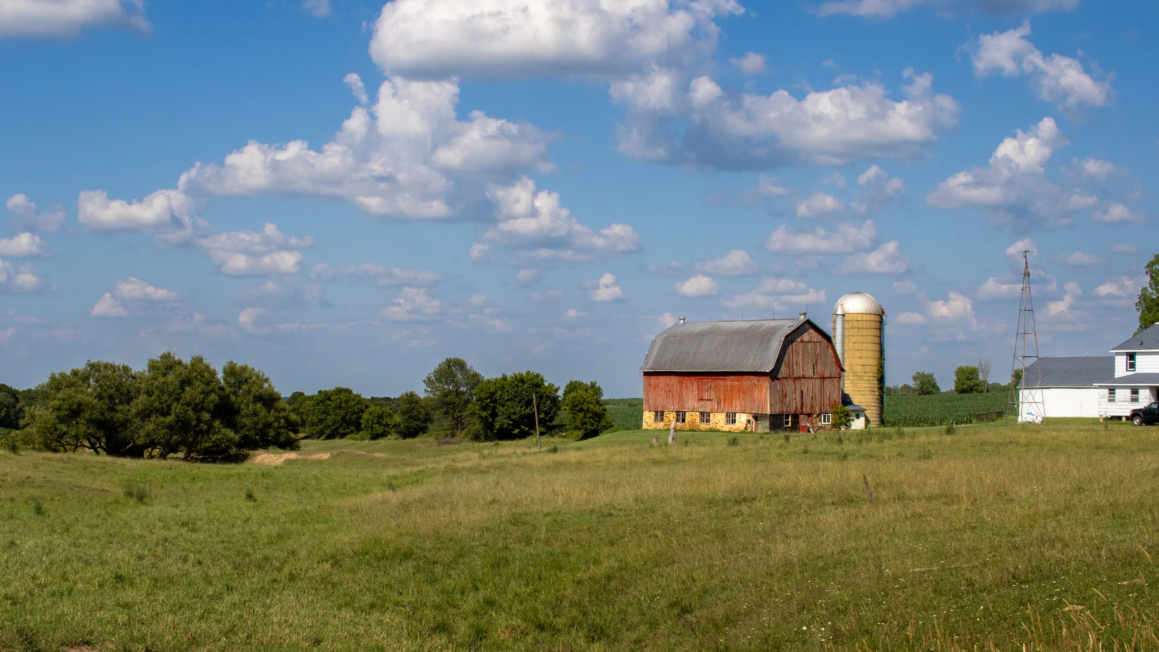 Wireless Cameras for Farm Buildings, Yards and Workshops